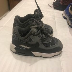 Nike Airmax sneakers ! excellent condition!